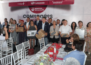 Pepe Chedraui entrega apoyos a comedores comunitarios