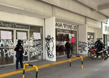 Integrantes “Unión de Pueblos de Cholula” y de la organización 28 de Octubre vandalizan  Conagua