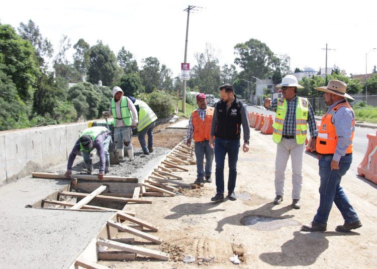Ayuntamiento supervisa construcción de muro de contención en el Río Alseseca
