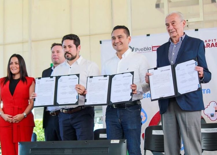 Ayuntamiento firma convenio con Parque España “Reusando Ando: cada gota cuenta”