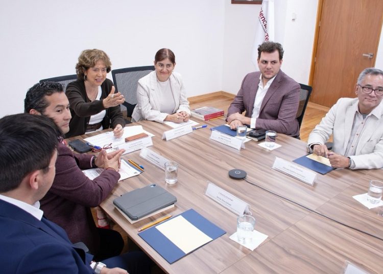Firman convenio para detonar cadena de valor de semiconductores
