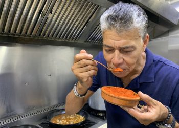 Chef argelino y la paella con pimentón de La Vera