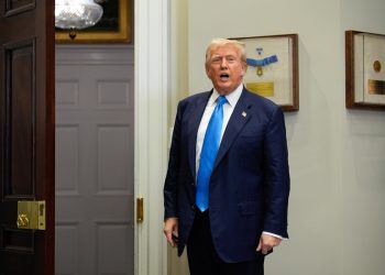 Trump eleva aranceles a la India por compra de petróleo ruso