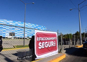 Estacionamientos de estadios seguirán sin cobros