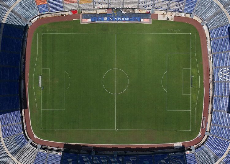 Cambio de césped en Estadio Cuauhtémoc iniciará en 2 semanas