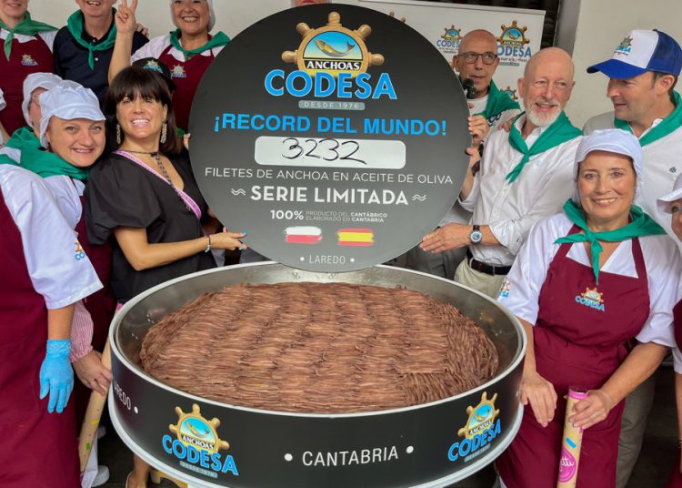 Lata de conservas más grande del mundo, con 3.232 anchoas
