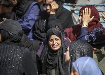 Ataques israelíes contra Gaza dejan 90 muertos, 29 mientras buscaban comida