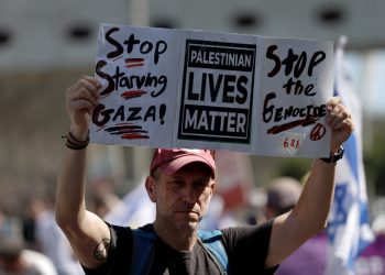 Israelíes exigen el fin de los ataques a Gaza con huelga nacional