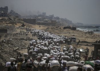 Israel mata a 98 gazatíes, 51 murieron mientras buscaban ayuda humanitaria