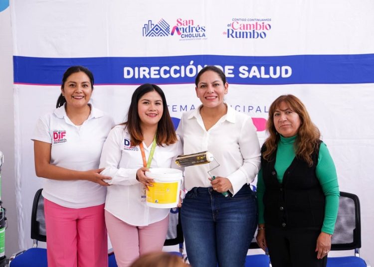 Lupita Cuautle mejora servicios en Casas de Salud con kits médicos y de mantenimiento
