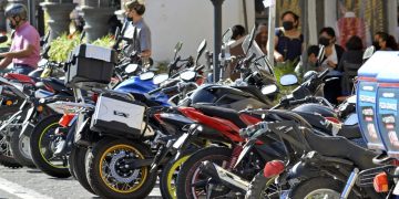 Meterán al orden a conductores de motos y autos