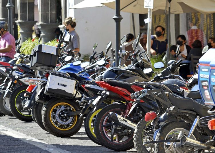 Meterán al orden a conductores de motos y autos