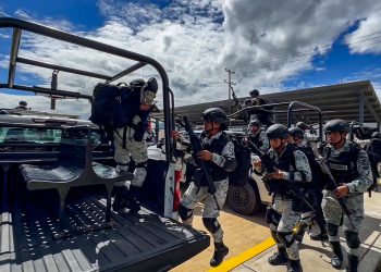 Detienen a 56 policías en operativos contra red criminal en mexicano Chiapas