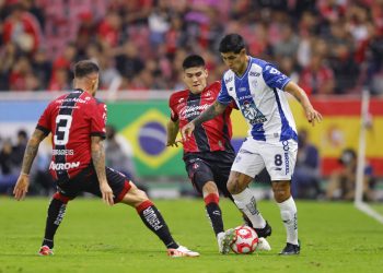 Pachuca golea a Atlas y mantiene paso perfecto en el Apertura 2025
