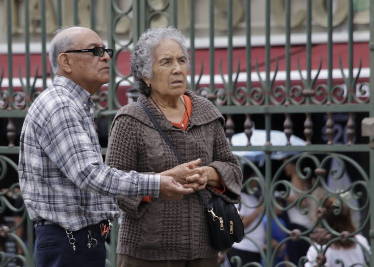Precario y acelerado envejecimiento de poblanos