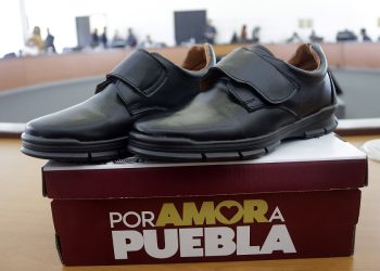 Producirán 300 mil pares de calzado escolar en Puebla