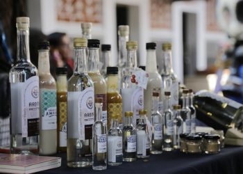 Participan 103 destilados en concurso de Cata de Mezcal