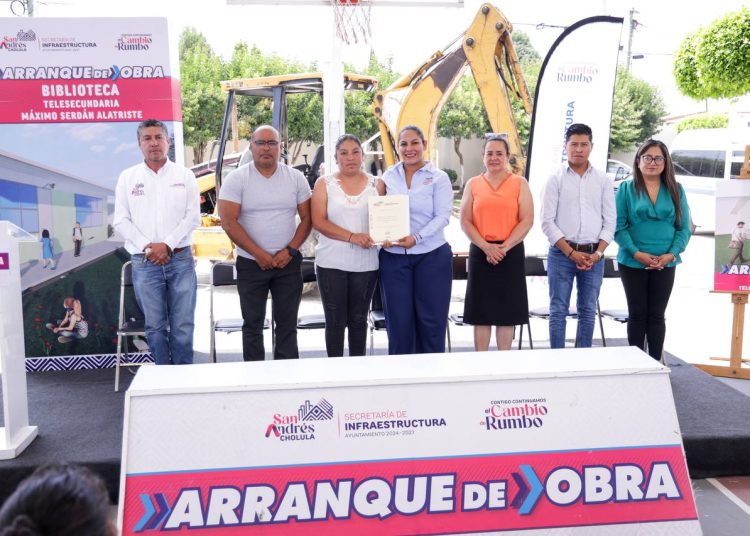 Con nueva biblioteca en San Rafael Comac Lupita Cuautle impulsa la educación
