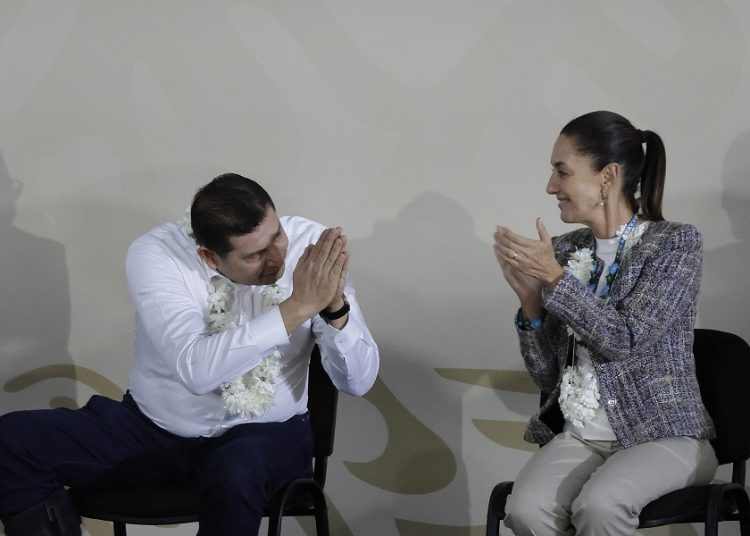 Armenta: 35 años de vida pública y el Grito, a la par con Sheinbaum