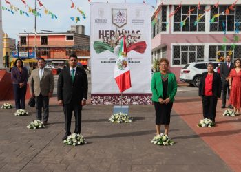 Omar Muñoz preside ceremonia conmemorativa por Independencia de México