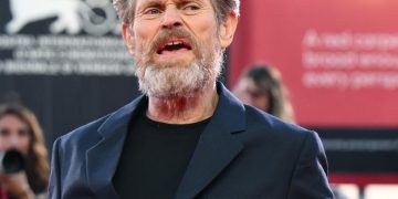 Willem Dafoe y Gastón Solnicki se pierden en Venecia con ‘The Souffleur’