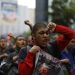 Miles marchan por justicia para los 43 de Ayotzinapa