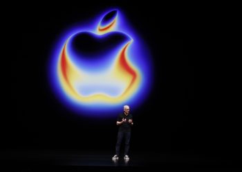 Apple lanza iPhone 17 y mantiene precios pese a aranceles