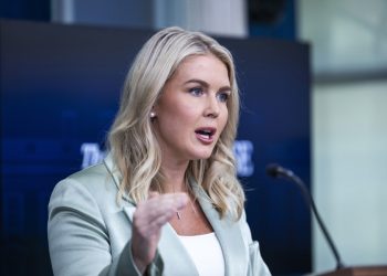 Trump impondrá pago de 100 mil dólares para visas H-1B