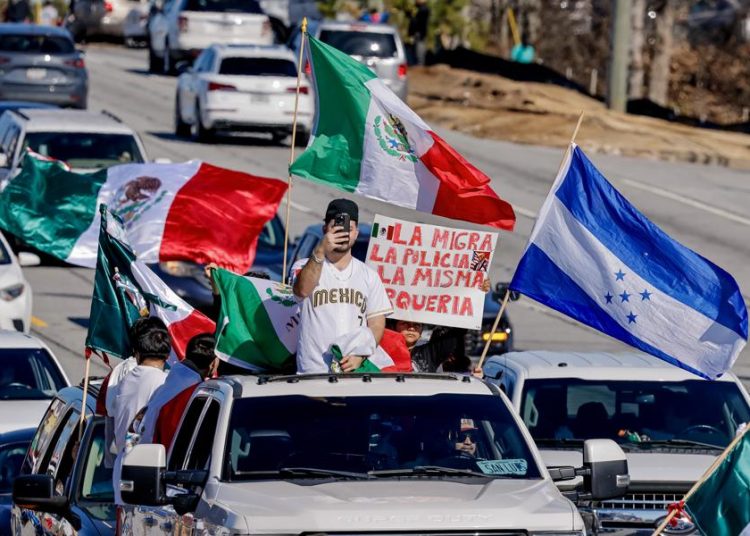 Redadas migratorias opacan Mes de la Herencia Hispana en EE.UU.
