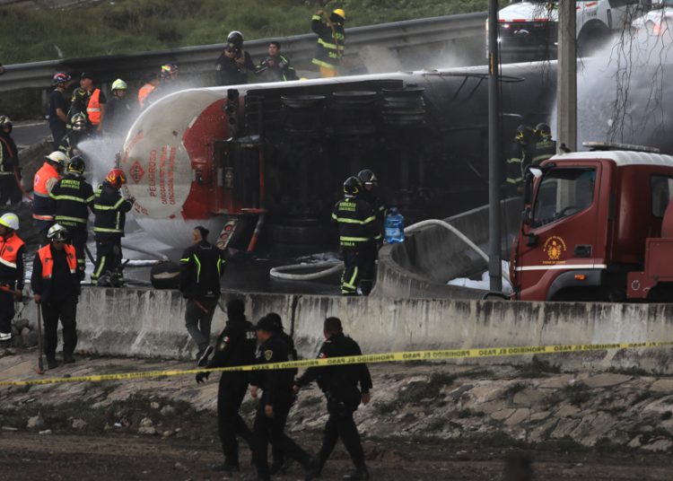Explosión de camión de gas en CDMX deja 4 muertos y 70 heridos