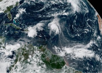 Humberto se convierte en huracán en el Atlántico sin riesgo para costas