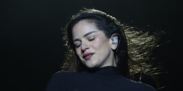 Rosalía relanza ‘De madrugá’ en campaña de Calvin Klein