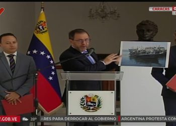 Venezuela asegura que «destructor» de EE.UU. abordó de manera ilegal a una embarcación