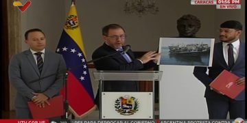 Venezuela asegura que «destructor» de EE.UU. abordó de manera ilegal a una embarcación