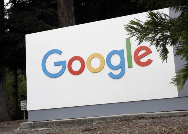 TelevisaUnivision acusa a Google de “impuesto hispano”