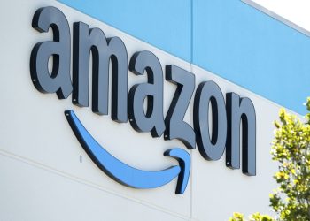Regulador detecta barreras en comercio digital con Amazon y Mercado Libre