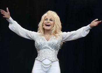 Dolly Parton no recibirá Óscar honorífico por salud