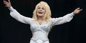 Dolly Parton no recibirá Óscar honorífico por salud