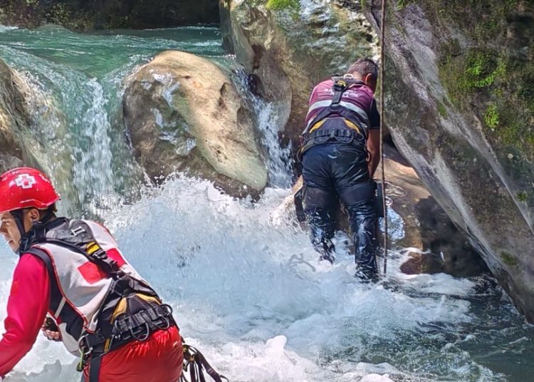 Continúan labores de búsqueda de la menor en Tlacotepec