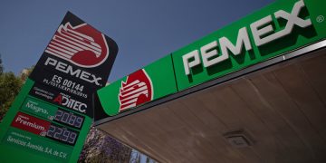 México dará 13 mil 715 mdd a Pemex para deuda en 2026