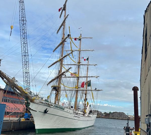 Buque mexicano Cuauhtémoc reanuda operaciones tras choque en Brooklyn