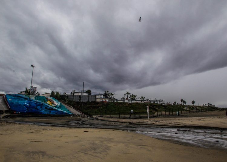 Huracán Lorena traerá lluvias y fuerte oleaje al noroeste de México