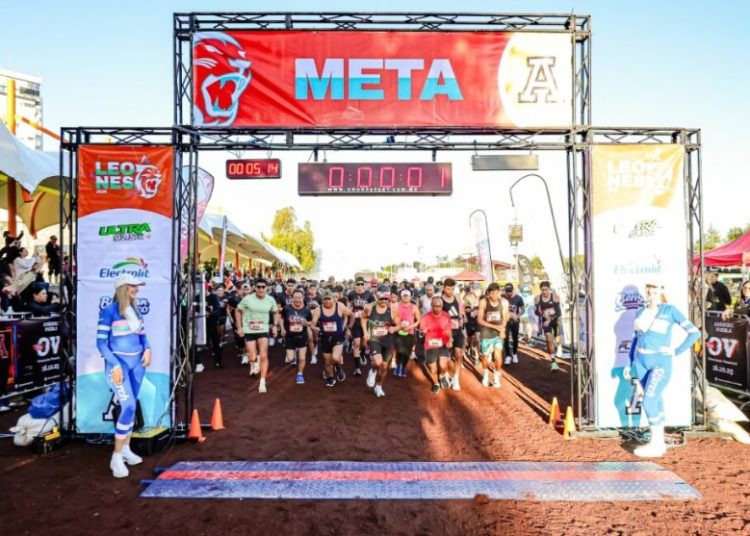 Mil 500 corredores participan en la Carrera Leones Anáhuac 2025