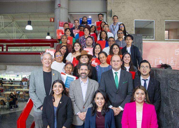 Culminan microempresas programa de capacitación, gracias a Ibero y VWFS