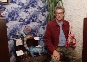 El Mtro. Robert Smith participa en la Inauguración de la exposición Crea-Turas en la Galería Por-raz