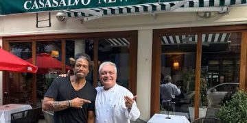 Ex chef papal abre restaurante en NY