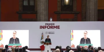 Sheinbaum rinde informe y rompe niveles de aprobación
