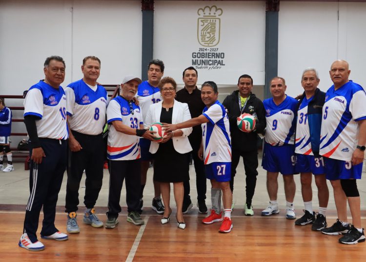 Tere Alfaro premia a ganadores del “Torneo de Cachibol Cuautlancingo 2025”