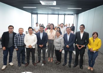 Realizan en el Congreso conversatorio sobre la “Historia del chile en nogada”