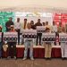 Omar Muñoz entrega tinacos para disminuir carencias de las familias